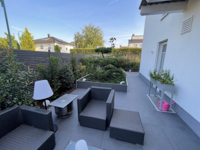 Terrassenplatten Terrassenplatten Keramik Feinsteinzeug fachgerecht verlegt Pflasterarbeiten Terrassenbau