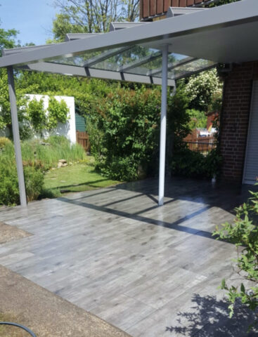 Keramikterrasse Terrasse Keramikplatten Feinsteinzeugplatten fachgerecht verlegt Gartenterrasse Pflasterarbeiten